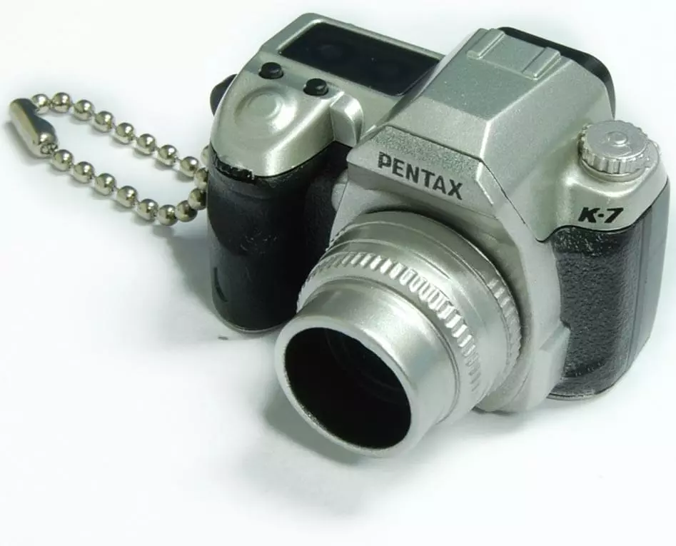 Takara Pentax Capsule Mini Camera Keychain K-7 Limited Silver Camera 3 Takara Pentax Capsule Mini Camera Keychain K-7 Limited Silver Camera